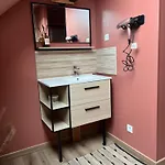 La Parenthese Cosy Avec Salon Prive 25m2 Wifi Netflix Homestay Duclair